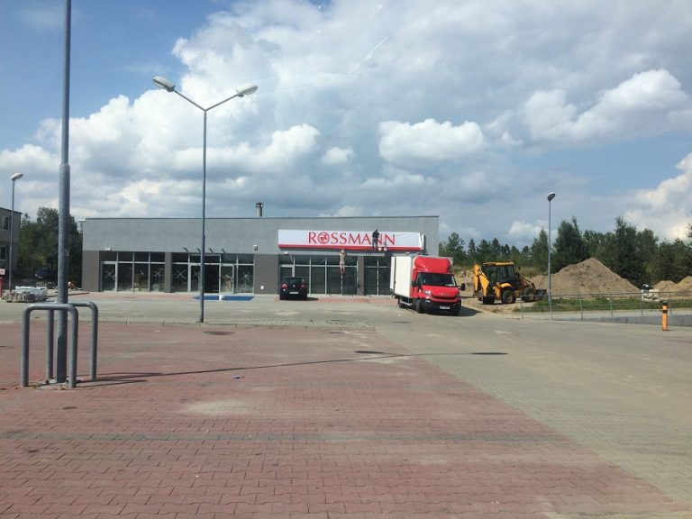 Rossmann i Pepco w Woli
