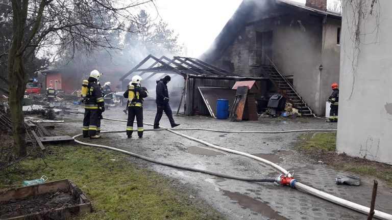 Pożar garażu w Miedźnej