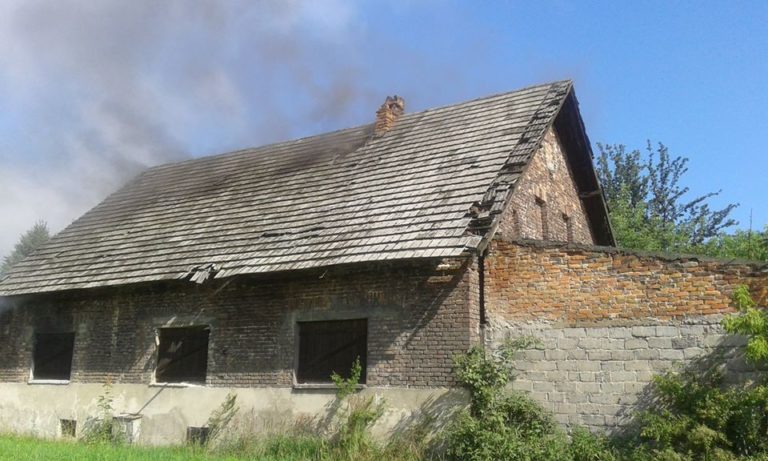 Pożar pustostanu przy ul.Pszczyńskiej w Woli