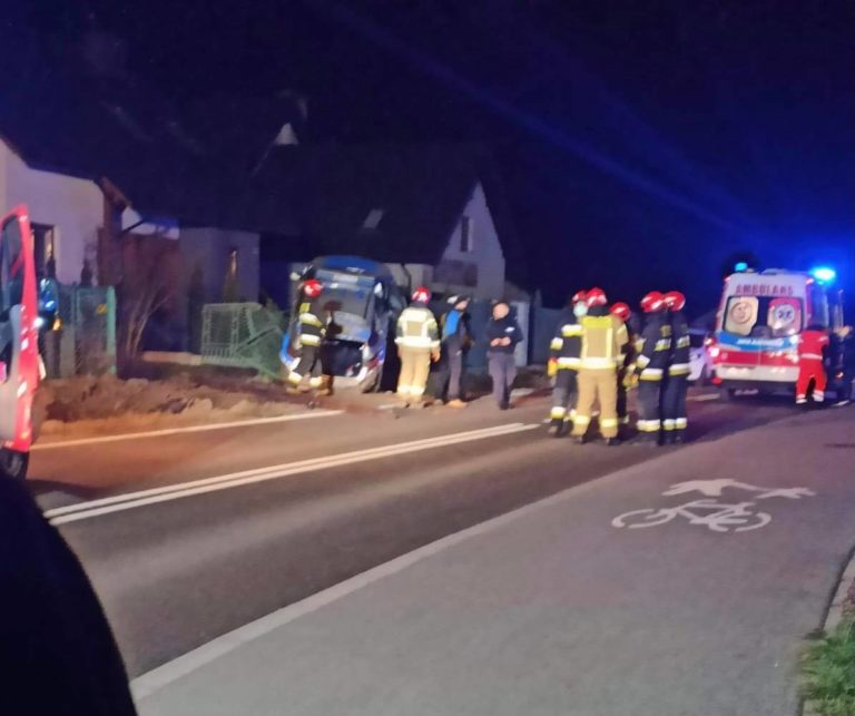 Wypadek radiowozu w Górze